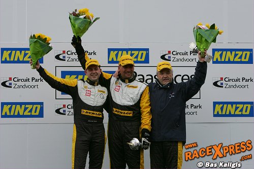 Marcel Duits op podium tijdens Paasraces